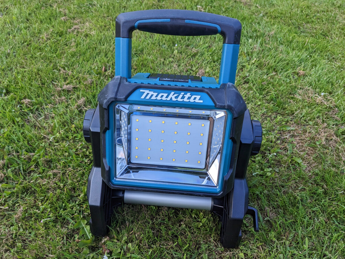 Makita DML811